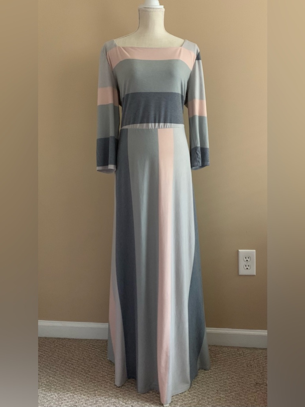 Maxi Boatneck Colorblock Dress in Soft Gray and Blush